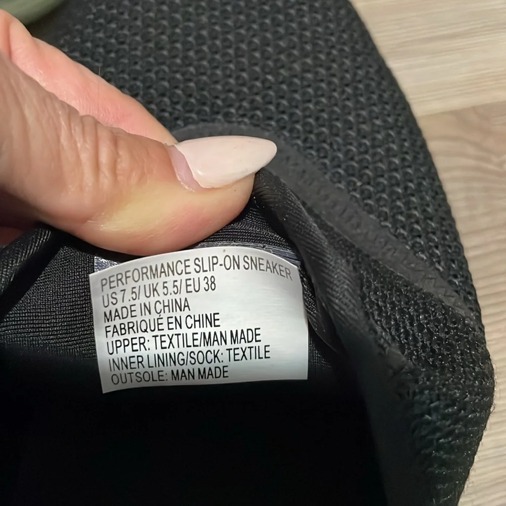 Fabletics Slip on performance sneaker Black Women’s size 7.5 Walking Comfort